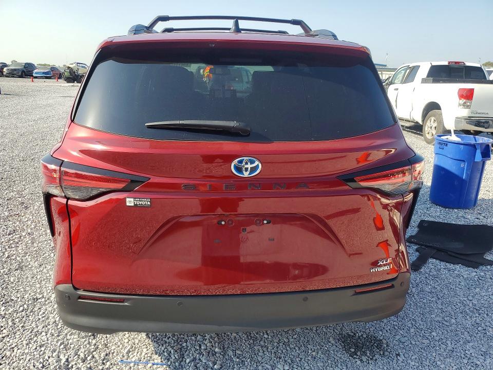 63671116 :رقم المزاد ، 5TDYRKEC5NS077782 vin ، 2022 Toyota Sienna مزاد بيع