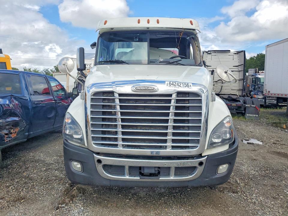 Продажа на аукционе авто 2018 Freightliner Cascadia 125, vin: 1FUJGEDR8JLJW4952, номер лота: 64242156