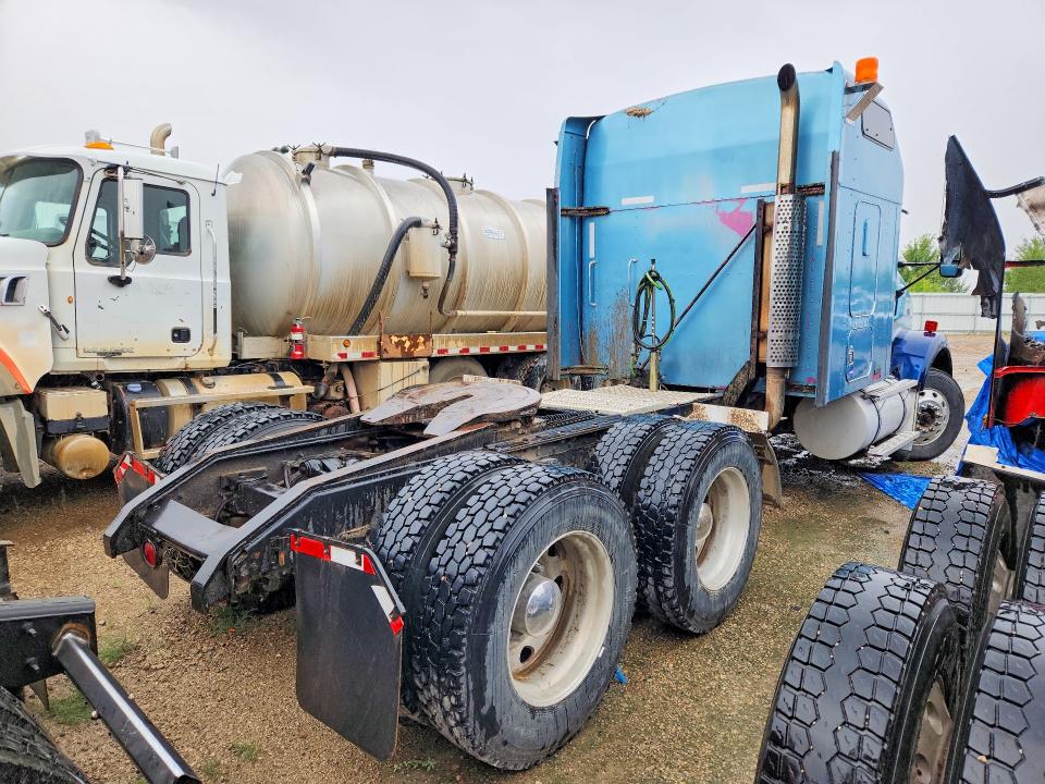2000 Kenworth Construction მანქანა იყიდება აუქციონზე, vin: 1XKDDU9XXYJ844893, აუქციონის ნომერი: 64230106