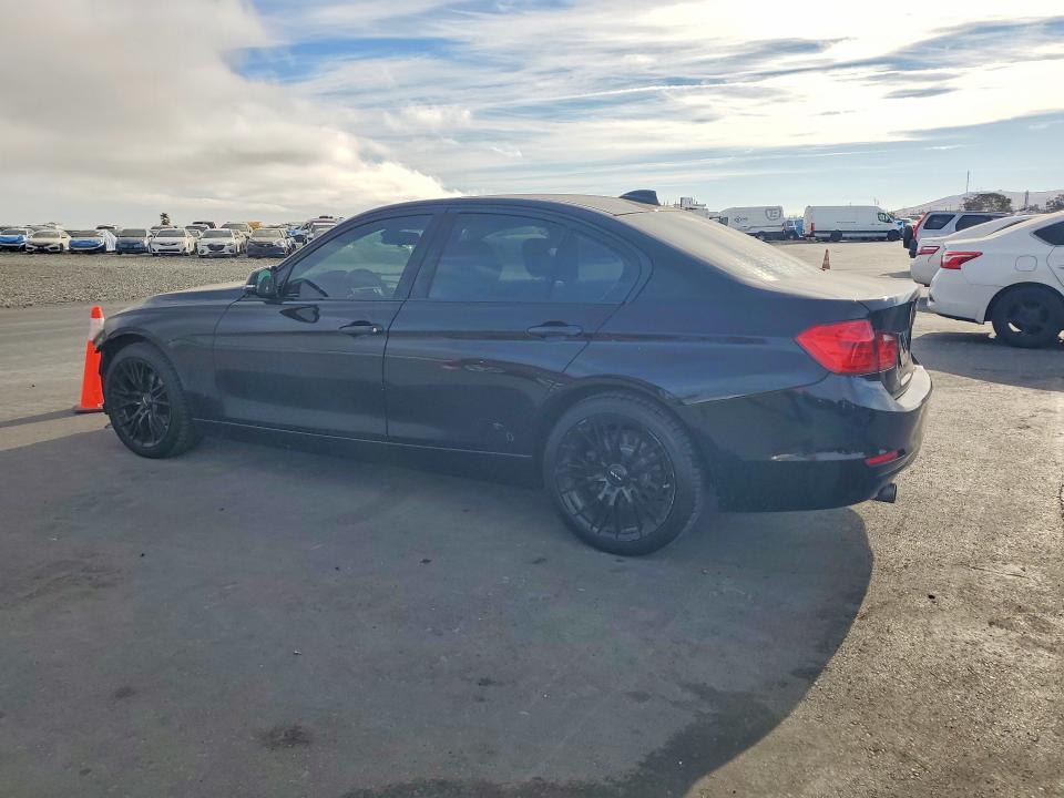 65883456 :رقم المزاد ، WBA3B1G50FNT64135 vin ، 2015 Bmw 320 مزاد بيع
