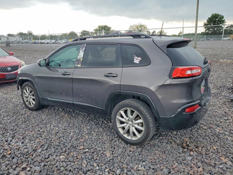 64747626 :رقم المزاد ، 1C4PJLCB4JD588957 vin ، 2018 Jeep Cherokee مزاد بيع