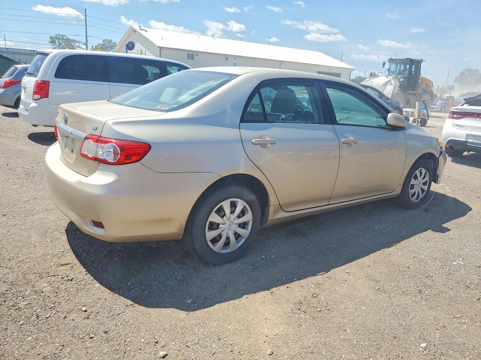 65373686 :رقم المزاد ، 2T1BU4EE8BC576209 vin ، 2011 Toyota Corolla مزاد بيع