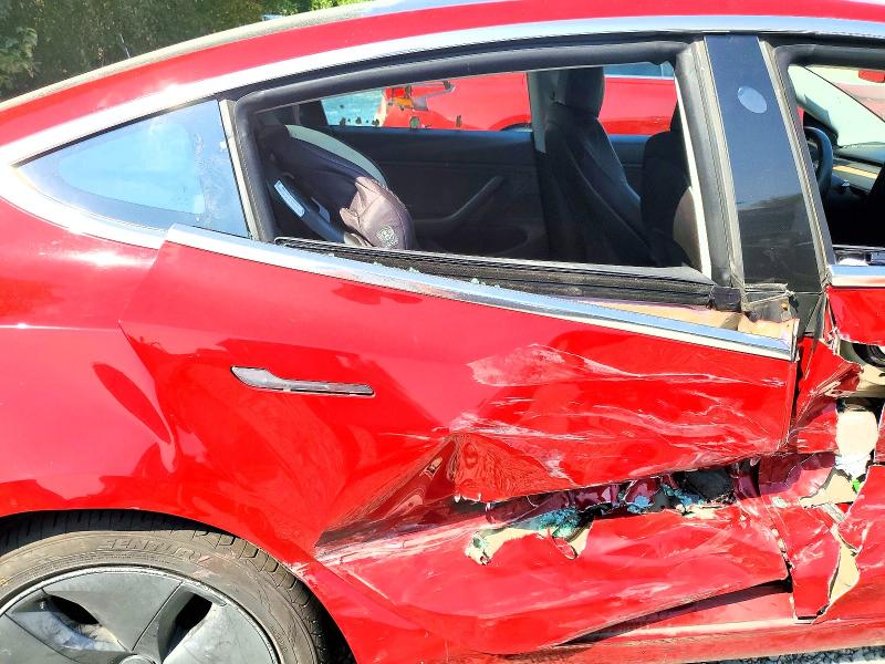 Продажа на аукционе авто 2019 Tesla Model 3, vin: 5YJ3E1EA0KF400618, номер лота: 65568936
