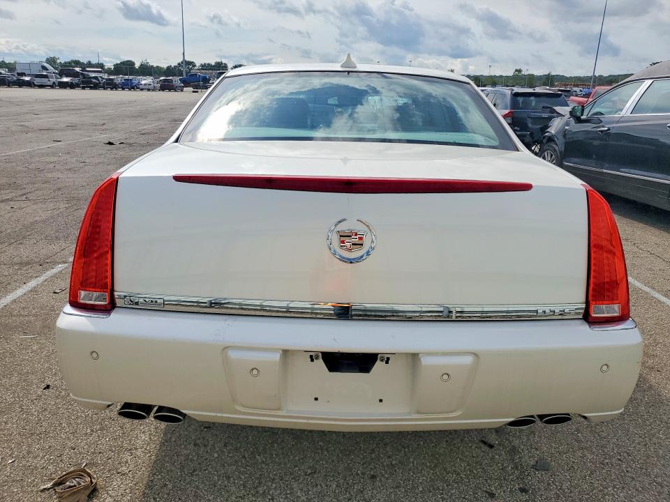 64787676 :رقم المزاد ، 1G6KD5EY2AU106214 vin ، 2010 Cadillac Dts مزاد بيع
