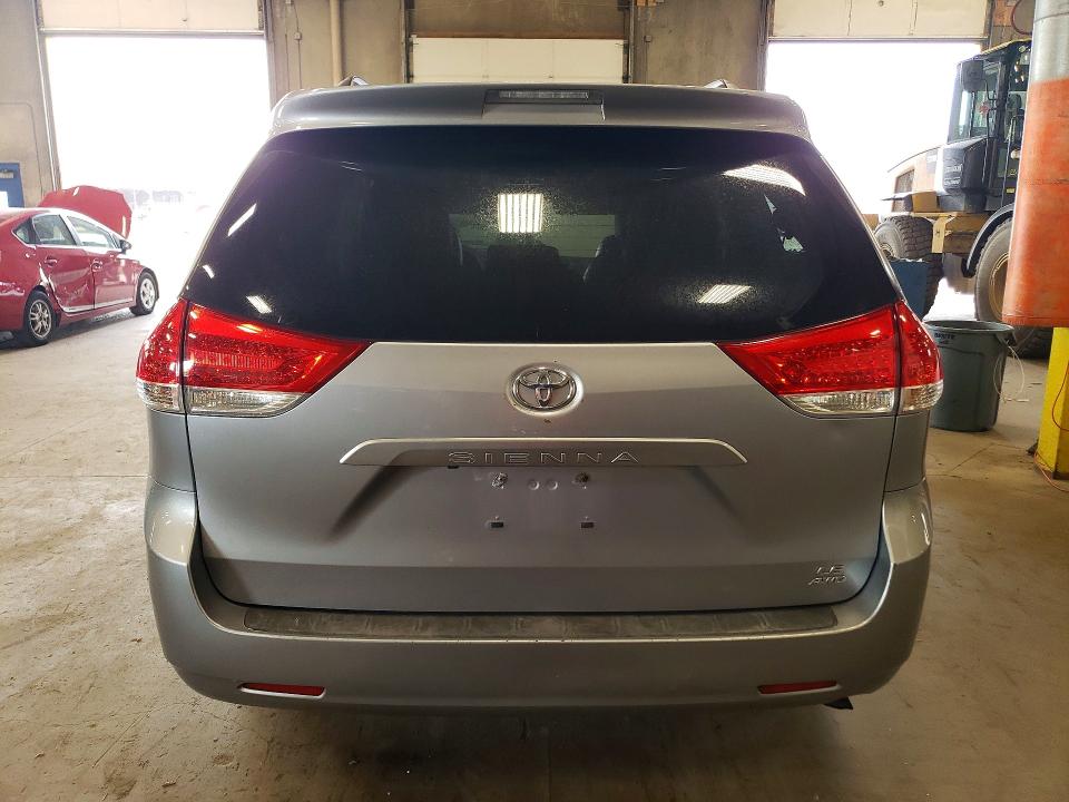 65494146 :رقم المزاد ، 5TDJK3DC0CS034042 vin ، 2012 Toyota Sienna مزاد بيع
