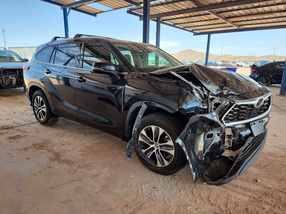 63752106 :رقم المزاد ، 5TDGZRAH4MS051596 vin ، 2021 Toyota Highlander مزاد بيع