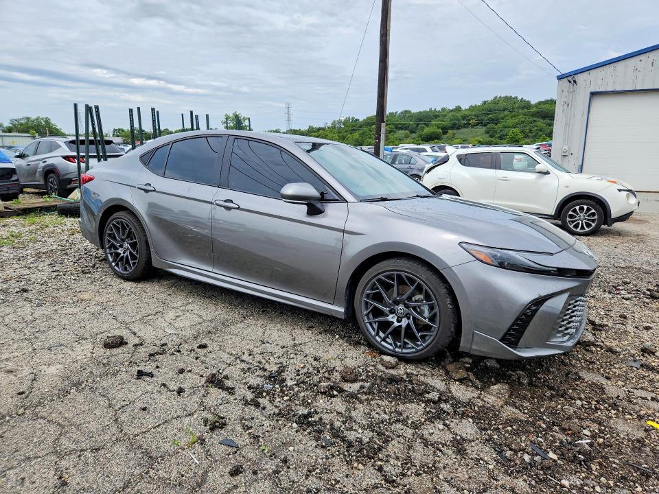 Продаж на аукціоні авто 2025 Toyota Camry, vin: 4T1DBADK3SU533660, номер лоту: 64274746