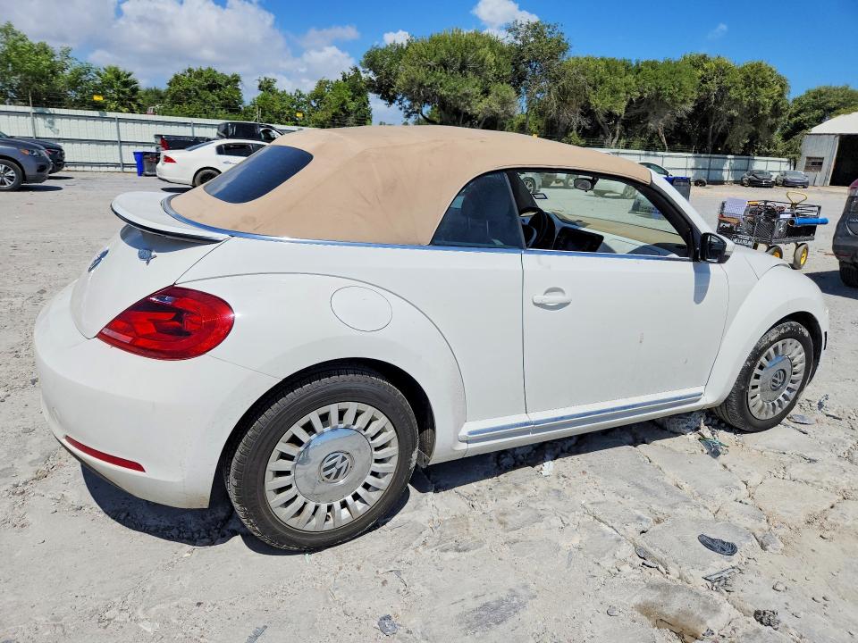 64339136 :رقم المزاد ، 3VW5X7AT7DM828419 vin ، 2013 Volkswagen Beetle مزاد بيع