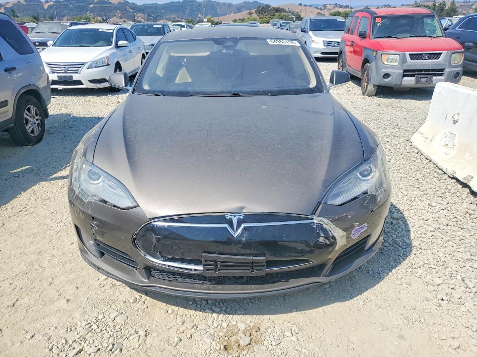 64968116 :رقم المزاد ، 5YJSA1E13GF133974 vin ، 2016 Tesla Model S مزاد بيع