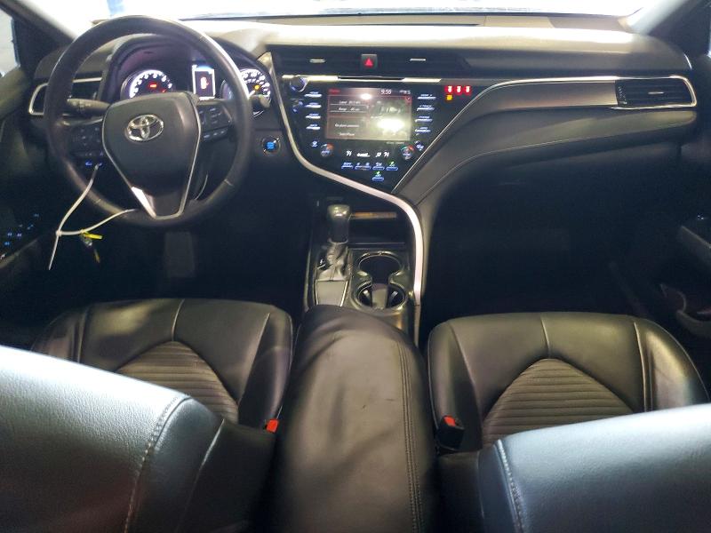63885976 :رقم المزاد ، 4T1B11HK3JU503724 vin ، 2018 Toyota Camry مزاد بيع