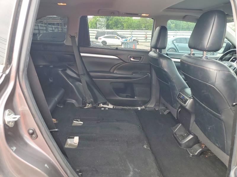 2019 Toyota Highlander მანქანა იყიდება აუქციონზე, vin: 5TDKZRFHXKS557062, აუქციონის ნომერი: 64190736