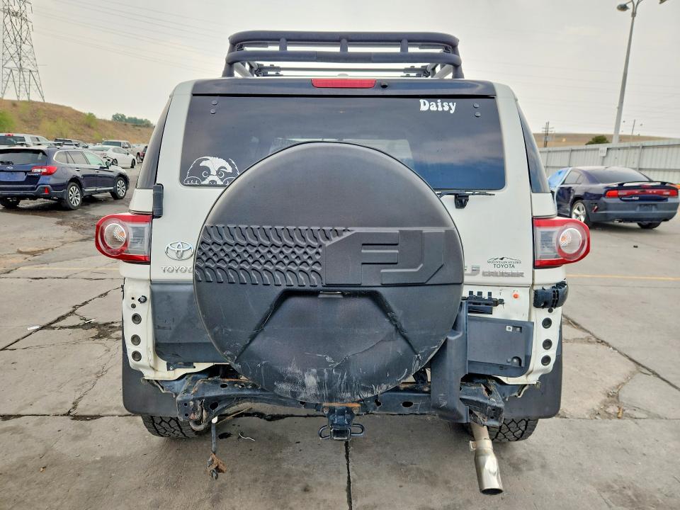 2014 Toyota Fj Cruiser მანქანა იყიდება აუქციონზე, vin: JTEBU4BF6EK200801, აუქციონის ნომერი: 63576156
