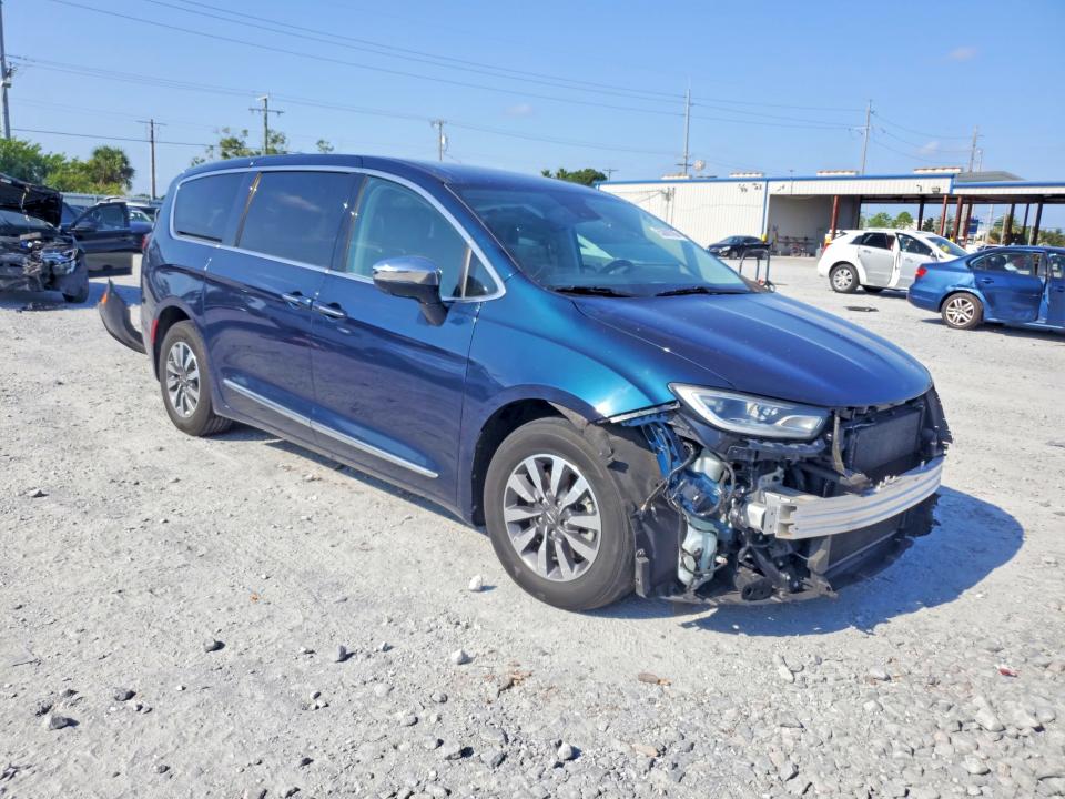 65008786 :رقم المزاد ، 2C4RC1S73NR101657 vin ، 2022 Chrysler Pacifica مزاد بيع