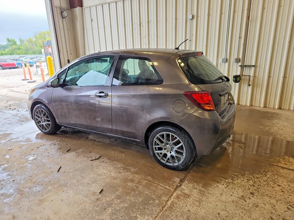 63533016 :رقم المزاد ، VNKJTUD32FA021742 vin ، 2015 Toyota Yaris مزاد بيع