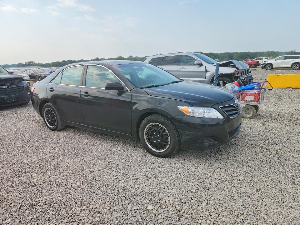 63928296 :رقم المزاد ، 4T4BF3EK3BR103266 vin ، 2011 Toyota Camry مزاد بيع