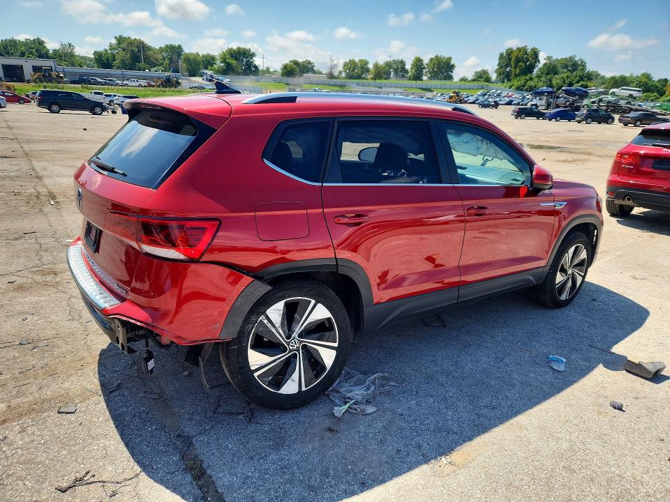 65727176 :رقم المزاد ، 3VVUX7B23RM038936 vin ، 2024 Volkswagen Taos مزاد بيع
