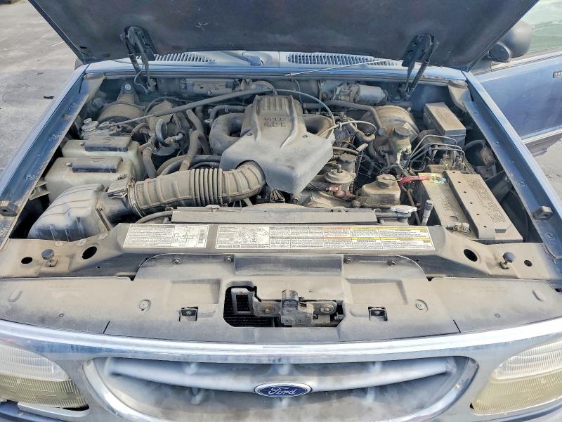 64715266 :رقم المزاد ، 1FMZU63E8YUB38827 vin ، 2000 Ford Explorer مزاد بيع