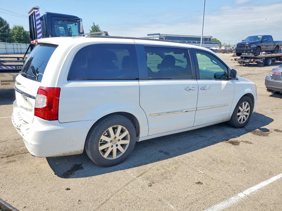 63754836 :رقم المزاد ، 2C4RC1BG4GR142589 vin ، 2016 Chrysler Town & Country مزاد بيع