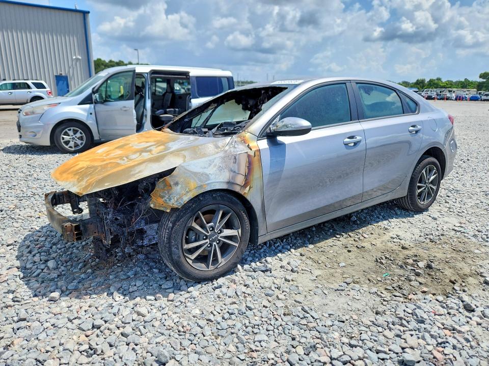 65549826 :رقم المزاد ، 3KPF24AD6PE682610 vin ، 2023 Kia Forte مزاد بيع