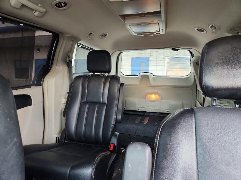 Продаж на аукціоні авто 2015 Chrysler Town & Country, vin: 2C4RC1BG8FR740814, номер лоту: 64726626