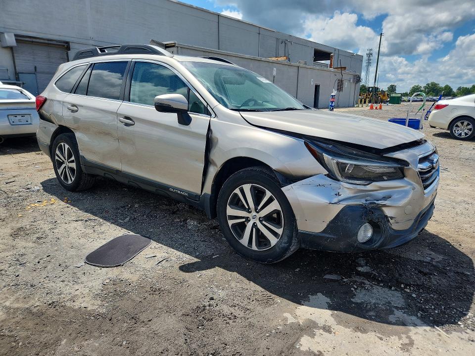 63923916 :رقم المزاد ، 4S4BSANC2J3333405 vin ، 2018 Subaru Outback مزاد بيع