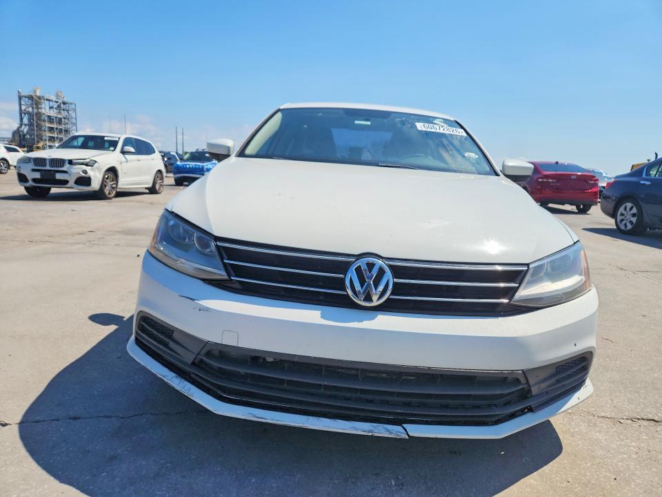 60672826 :رقم المزاد ، 3VW2B7AJ7HM290312 vin ، 2017 Volkswagen Jetta مزاد بيع