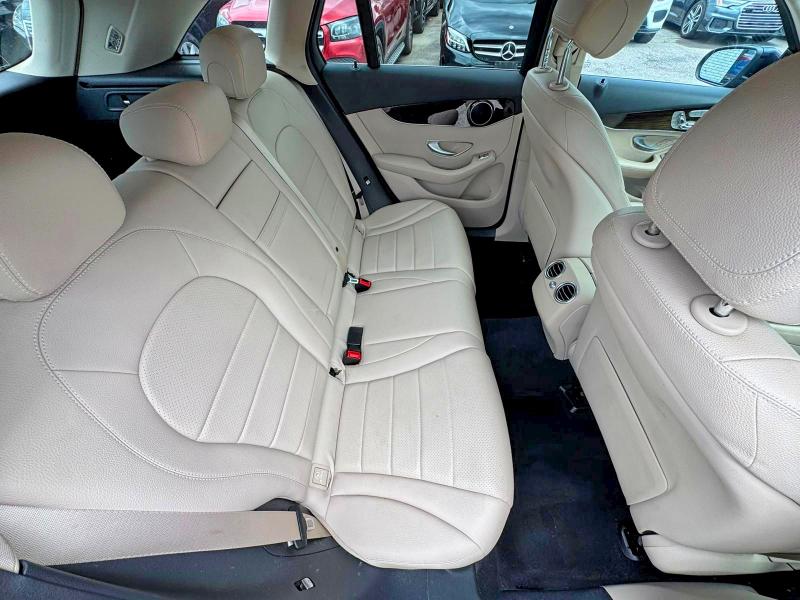64145756 :رقم المزاد ، WDC0G4KB8GF065777 vin ، 2016 Mercedes-benz Glc مزاد بيع