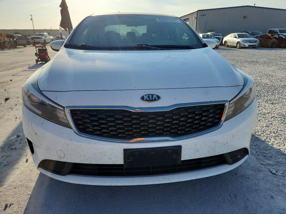 2017 Kia Forte მანქანა იყიდება აუქციონზე, vin: 3KPFK4A79HE156693, აუქციონის ნომერი: 64225566
