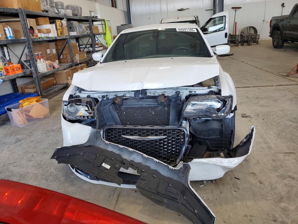 Продажа на аукционе авто 2018 Chrysler 300, vin: 2C3CCAGG2JH141392, номер лота: 64291106