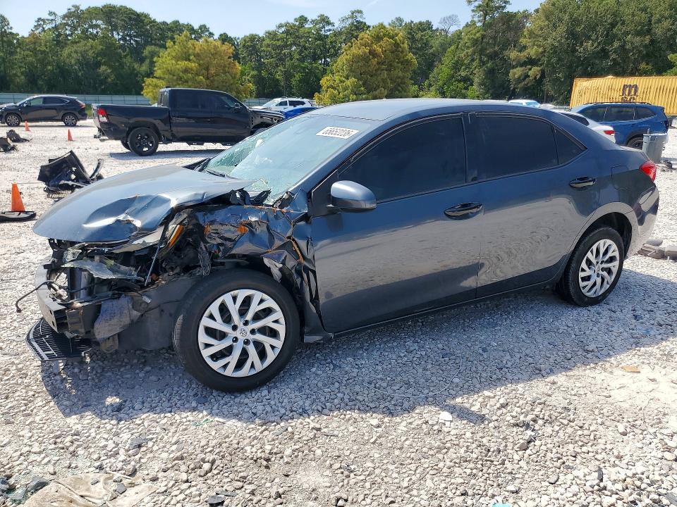 65652236 :رقم المزاد ، 5YFBURHE2JP776252 vin ، 2018 Toyota Corolla مزاد بيع
