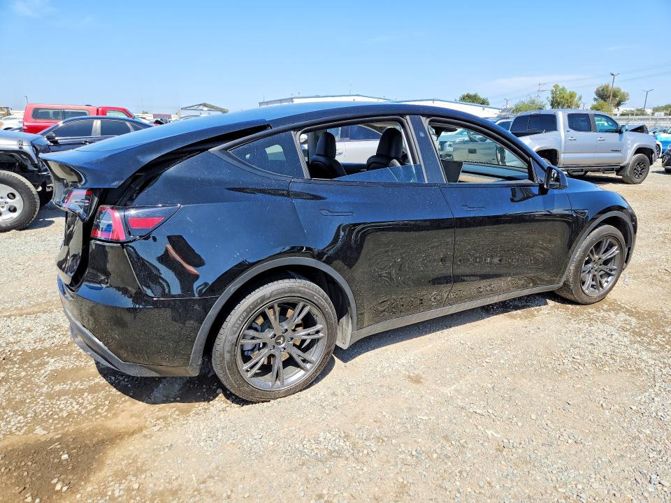 2024 Tesla Model Y მანქანა იყიდება აუქციონზე, vin: 7SAYGDED1RF097695, აუქციონის ნომერი: 64232116