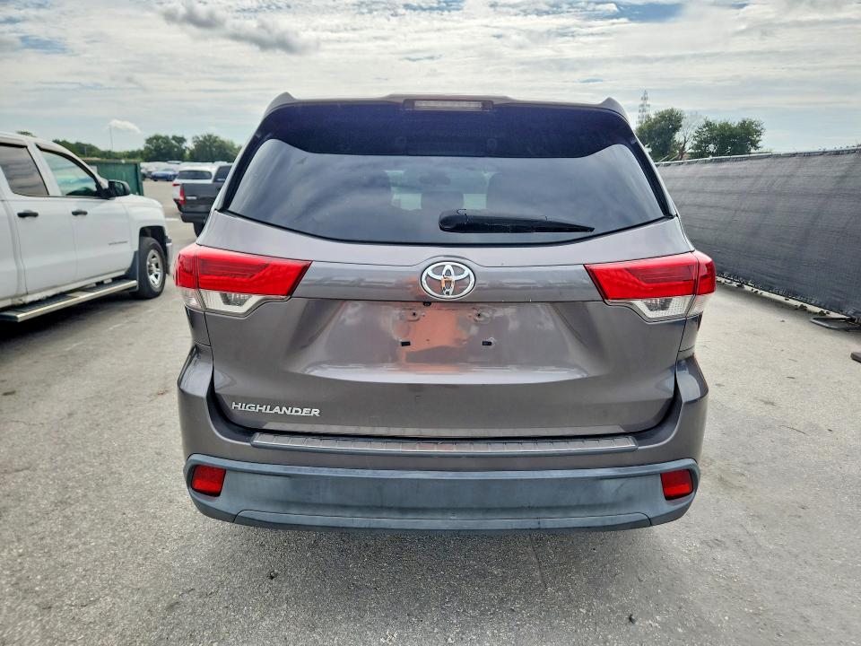 2017 Toyota Highlander მანქანა იყიდება აუქციონზე, vin: 5TDZARFH9HS023291, აუქციონის ნომერი: 63844726