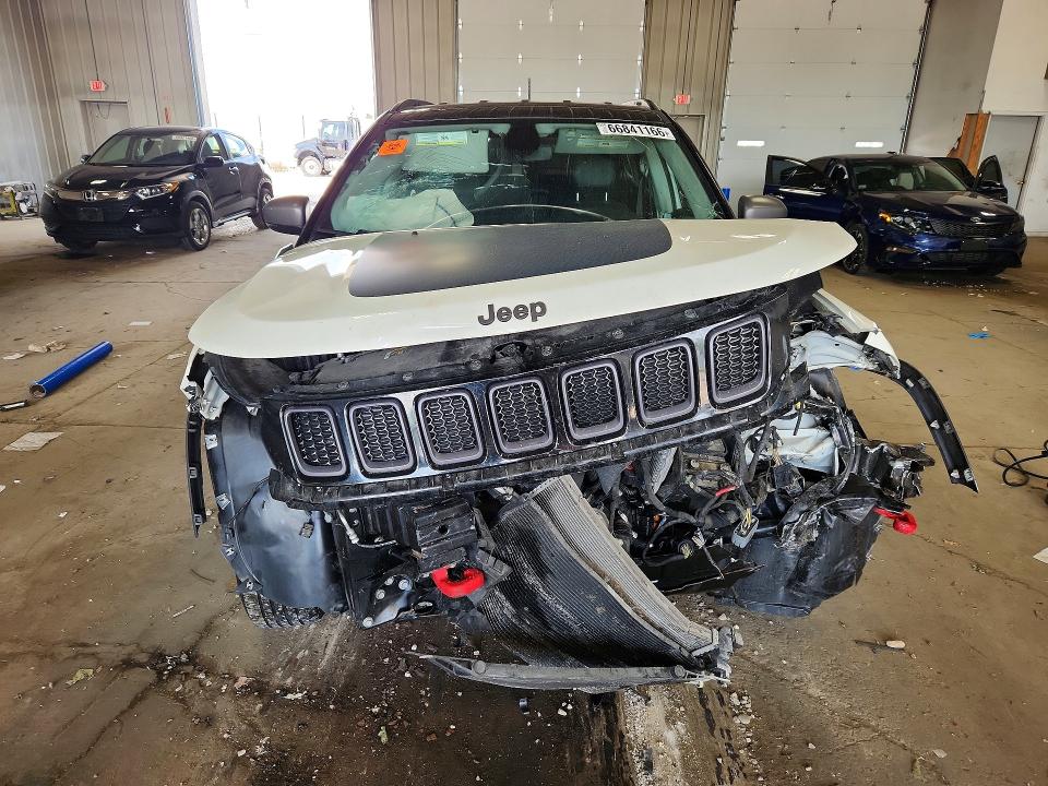 66841166 :رقم المزاد ، 3C4NJDDB1JT501795 vin ، 2018 Jeep Compass مزاد بيع