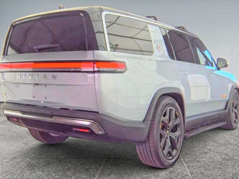 2023 Rivian R1s მანქანა იყიდება აუქციონზე, vin: 7PDSGABA4PN019950, აუქციონის ნომერი: 64428546