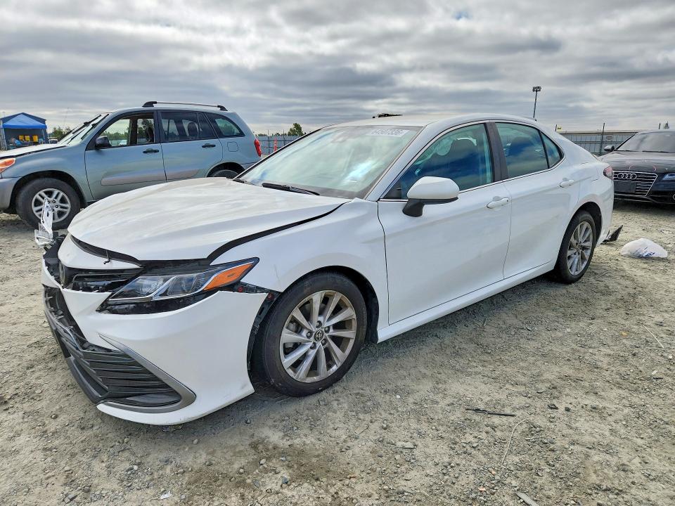 Продаж на аукціоні авто 2022 Toyota Camry, vin: 4T1C11AK8NU027183, номер лоту: 64507336