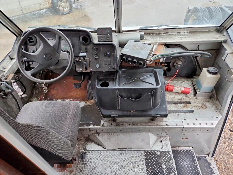 64240786 :رقم المزاد ، 4UZAARDUX8CZ59544 vin ، 2008 Freightliner Chassis مزاد بيع