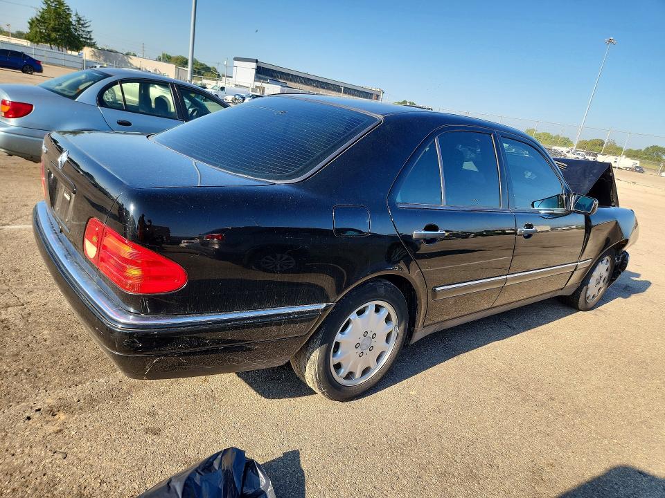 66754816 :رقم المزاد ، WDBJF65H1XA828744 vin ، 1999 Mercedes-benz E مزاد بيع