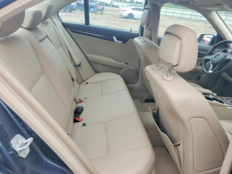 2014 Mercedes-benz C მანქანა იყიდება აუქციონზე, vin: WDDGF8AB4EA892983, აუქციონის ნომერი: 64554386