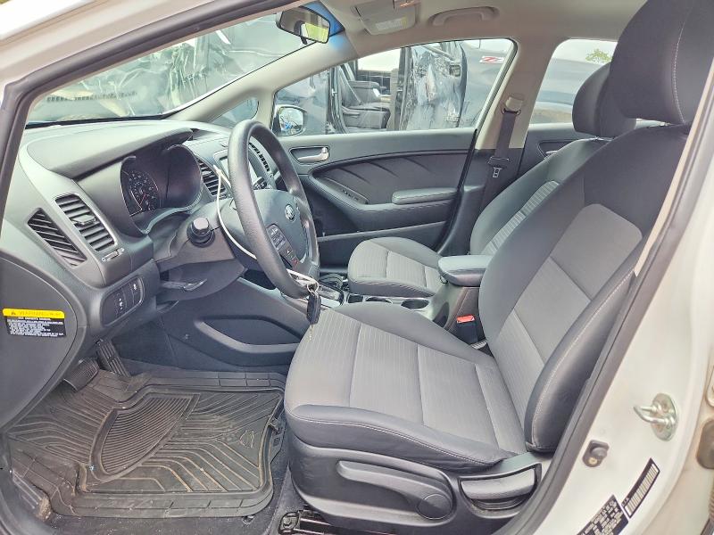 67282136 :رقم المزاد ، 3KPFL4A76JE245124 vin ، 2018 Kia Forte مزاد بيع