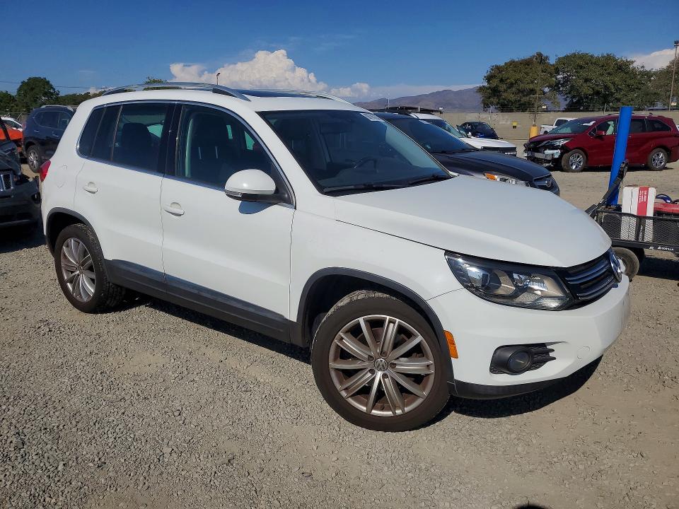 2016 Volkswagen Tiguan მანქანა იყიდება აუქციონზე, vin: WVGAV7AX0GW547606, აუქციონის ნომერი: 66786236
