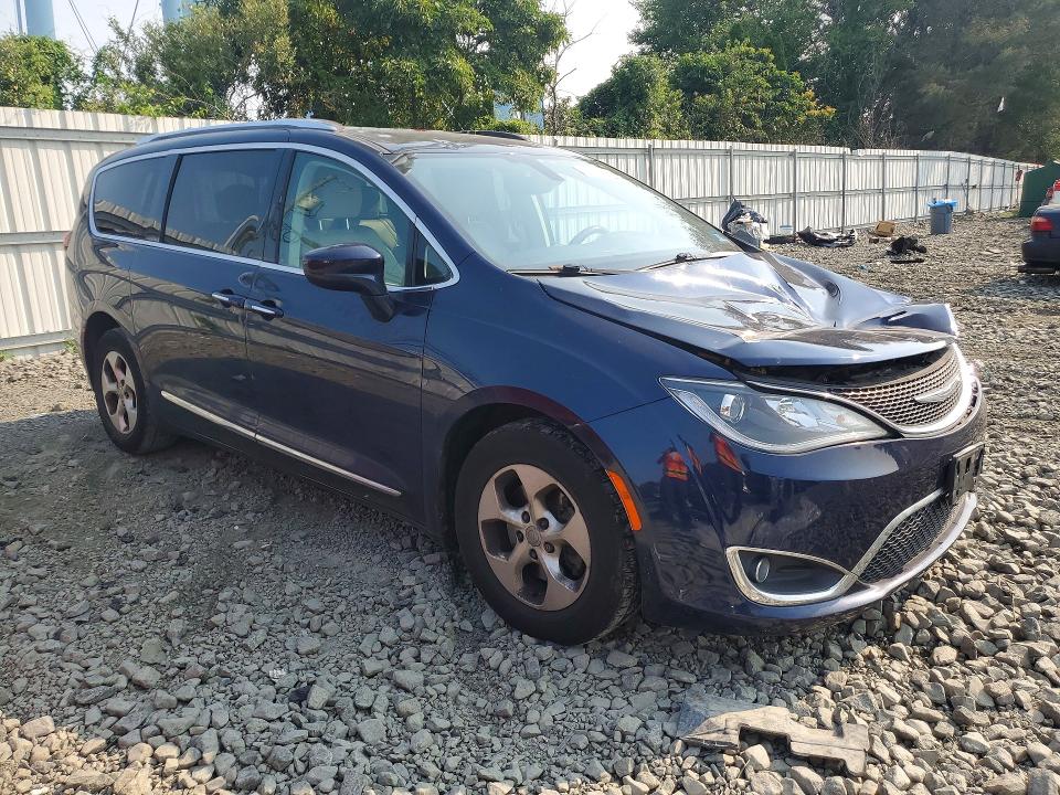 64643466 :رقم المزاد ، 2C4RC1EGXHR669632 vin ، 2017 Chrysler Pacifica مزاد بيع