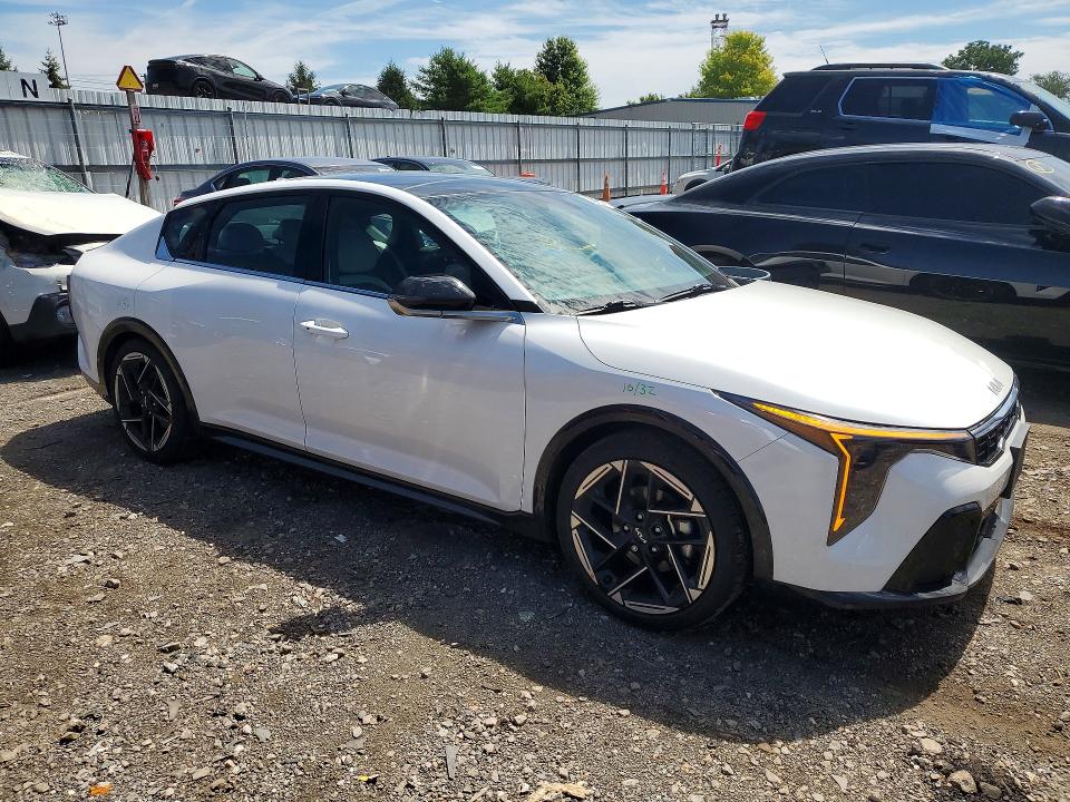 2025 Kia K4 მანქანა იყიდება აუქციონზე, vin: 3KPFW4DEXSE038254, აუქციონის ნომერი: 63383966