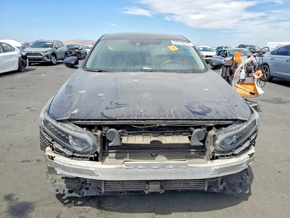 Продаж на аукціоні авто 2018 Honda Accord, vin: 1HGCV1F16JA072760, номер лоту: 64578626