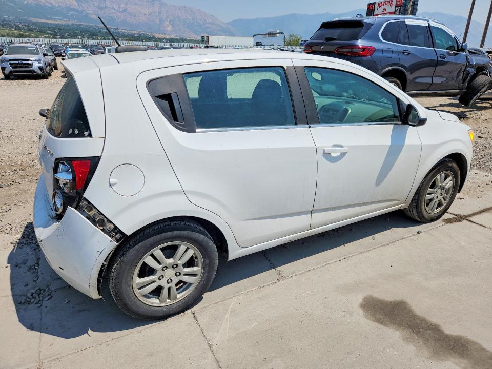 64418756 :رقم المزاد ، 1G1JC6SH7F4188298 vin ، 2015 Chevrolet Sonic مزاد بيع