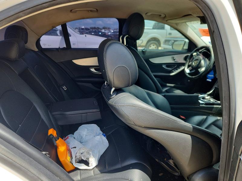 2015 Mercedes-benz C მანქანა იყიდება აუქციონზე, vin: 55SWF4KB4FU032098, აუქციონის ნომერი: 64139136