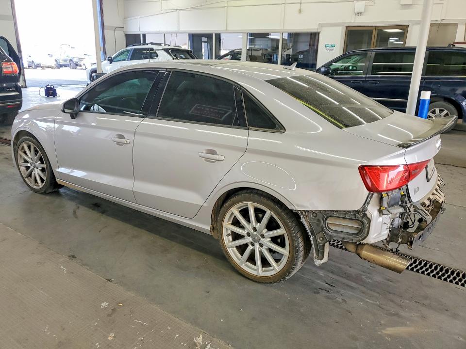66612156 :رقم المزاد ، WAUBFGFF6F1048534 vin ، 2015 Audi A3 مزاد بيع