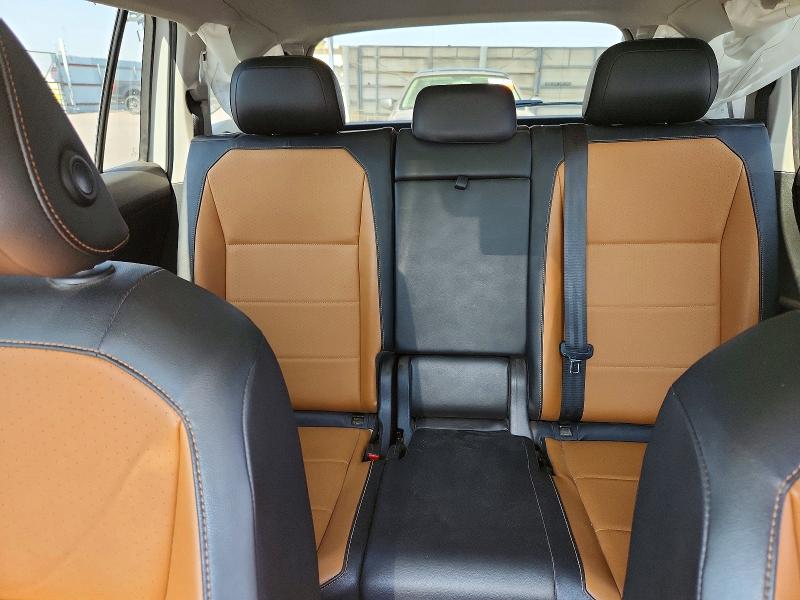 61451436 :رقم المزاد ، 3VV3B7AX2JM161851 vin ، 2018 Volkswagen Tiguan مزاد بيع