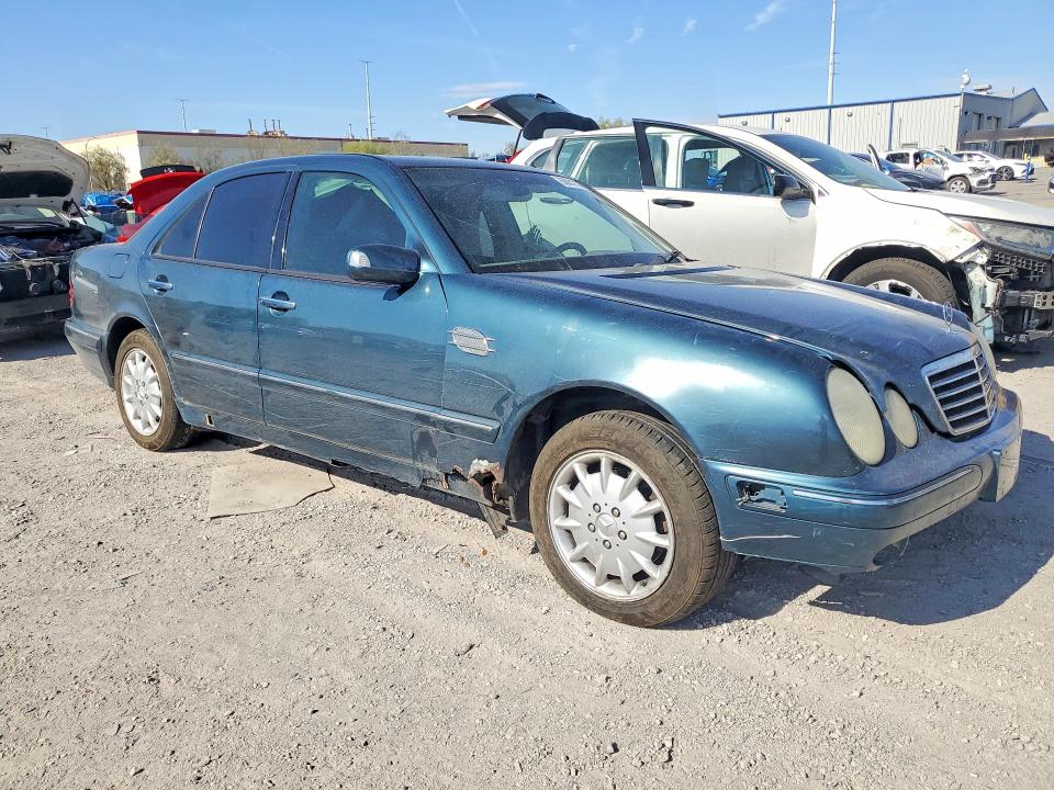2000 Mercedes-benz E მანქანა იყიდება აუქციონზე, vin: WDBJF65J8YB161296, აუქციონის ნომერი: 66051736