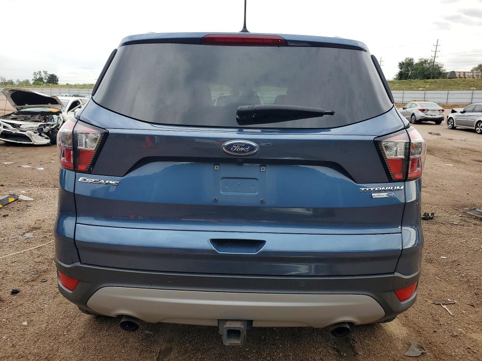 64194996 :رقم المزاد ، 1FMCU9J91JUA09881 vin ، 2018 Ford Escape مزاد بيع