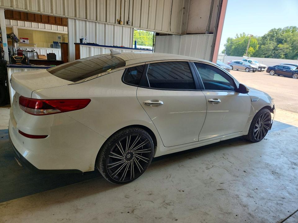 2019 Kia Optima მანქანა იყიდება აუქციონზე, vin: 5XXGT4L33KG354759, აუქციონის ნომერი: 64239926